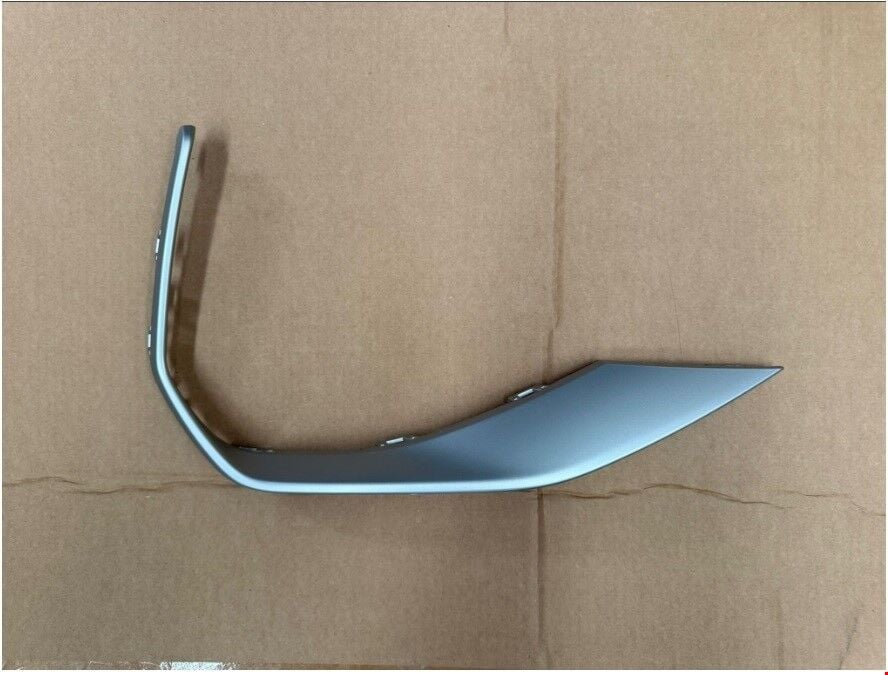 ÖN TAMPON IZGARA ÇERÇEVESİ GRİ SAĞ A3 2024-