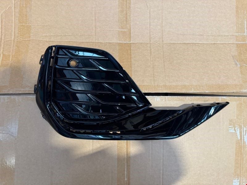 ÖN TAMPON IZGARASI SAĞ A3 2024-